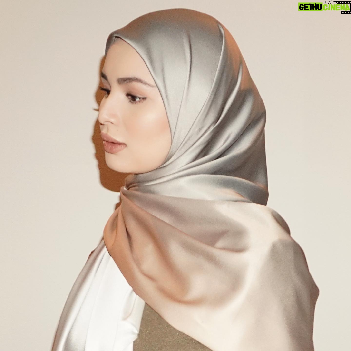 Izara Aishah Instagram - My matte satin ombre bawal. @izaraworld