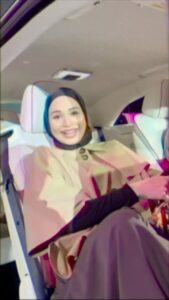 Izara Aishah Instagram - When you forgot you asked people to take a video of you pastu tak mau pulak