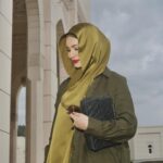 Izara Aishah Instagram - Pergi ke kedai nak beli tudung, Kedai tutup. Amara instant Hijab @izaraworld
