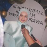 Izara Aishah Instagram - Macam pakai phone nokia