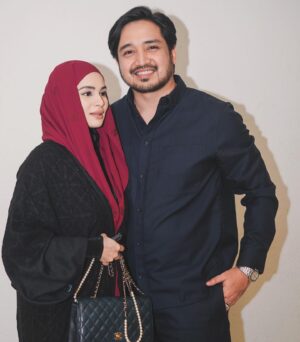 Izara Aishah Instagram - Some photos from tyas cam. Mak iti sang my all time fav song so pls ignore my annoying scream.