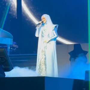 Izara Aishah Instagram - Some photos from tyas cam. Mak iti sang my all time fav song so pls ignore my annoying scream.