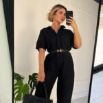 Jéssica Belcost Instagram - Desde que minhas plantas começaram a aparecer nos Stories eu recebo sempre a mesma pergunta: “qual o nome dessa planta?” A primeira que comprei foi a Ficus Burgundy e ela é realmente muito fácil de cuidar. Dou água uma vez por semana, às vezes 1x a cada duas semanas (ou seja, dá pra viajar e ela continua inteira). A Costela de Adão foi a segunda que comprei e a que teve as folhas amareladas. Quando parei de dar água 1x por semana e passei a fazer isso 1x a cada 2 semanas, as folhas voltaram a crescer. Ela ficou exatamente no mesmo lugar de antes (na sala, onde entra luz). Ambas são lindas e não atraíram nenhum bicho. Mas se você quiser minha opinião pra uma planta bonita e extremamente fácil eu te diria pra comprar uma Ficus. Vale lembrar que minha experiência com plantas não é das maiores, então essa é só minha experiência, mas espero ter ajudado! :) E você, já é mãe de plantas?