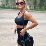 Jéssica Belcost Instagram - Lookinho pra aproveitar esse sábado! Como está o dia por aí? (A minha bolsa e sapato são muito incríveis!! 😍 São da @fioremilanobr vocês já conhecem? Tô apaixonada! Depois vou mostrar melhor nos Stories)