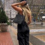 Jéssica Belcost Instagram - Eu adorei esse look!! Precisava vir para o feed! :) Quem viu nos Stories? (O top, a calça e o tênis são da @popmeoficial e vocês ganham 10%OFF nas compras online frete grátis acima de R$ 249,90 pra sul e sudeste usando o meu cupom: “JESSICA”). - O gorrinho eu comprei na farmácia (sim… rs).