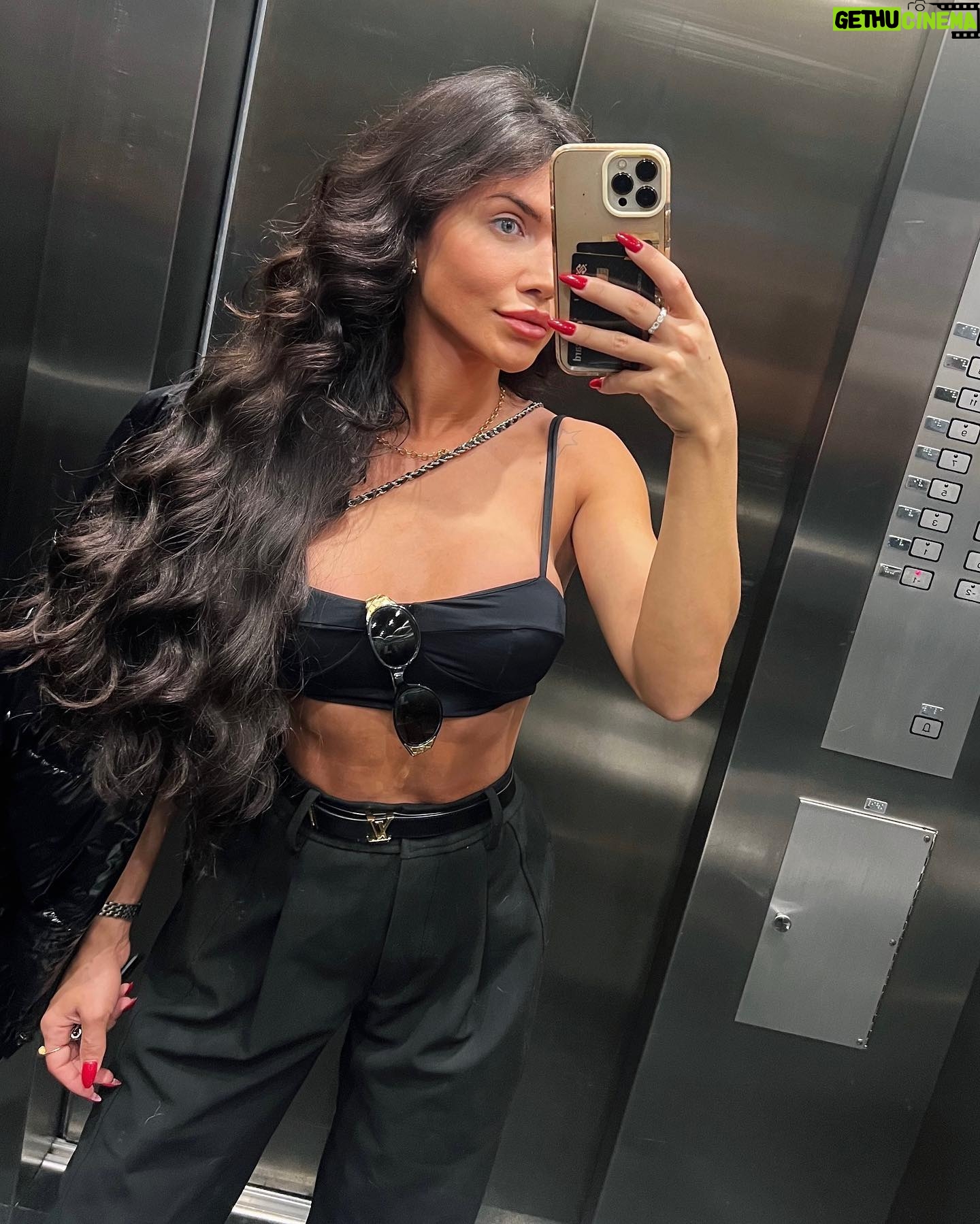 Jéssica Belcost Instagram - ✈️ Qual o seu próximo destino?