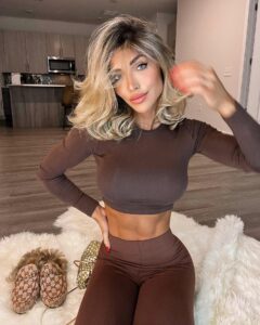 Jéssica Belcost Instagram - Hello! 🤎