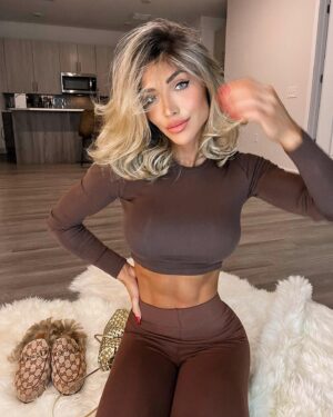 Jéssica Belcost Instagram - Hello! 🤎