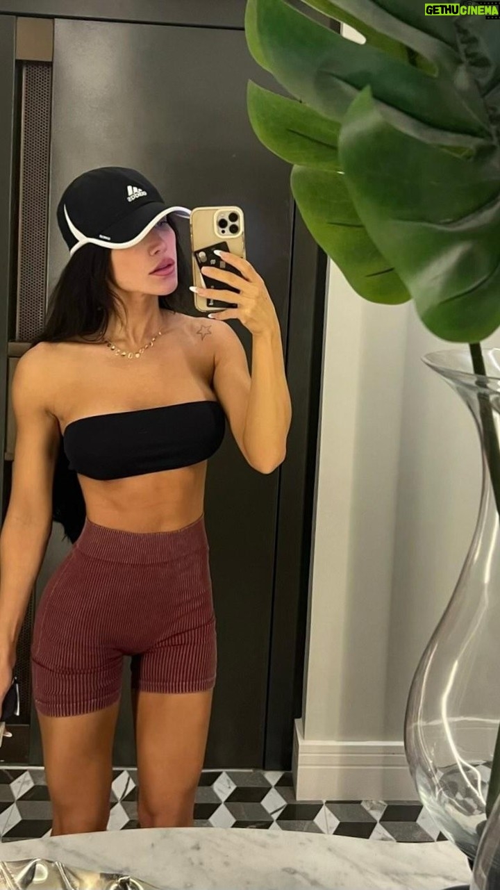 Jéssica Belcost Instagram - Bora?? Segunda-feira, sem desculpas! Combinado?