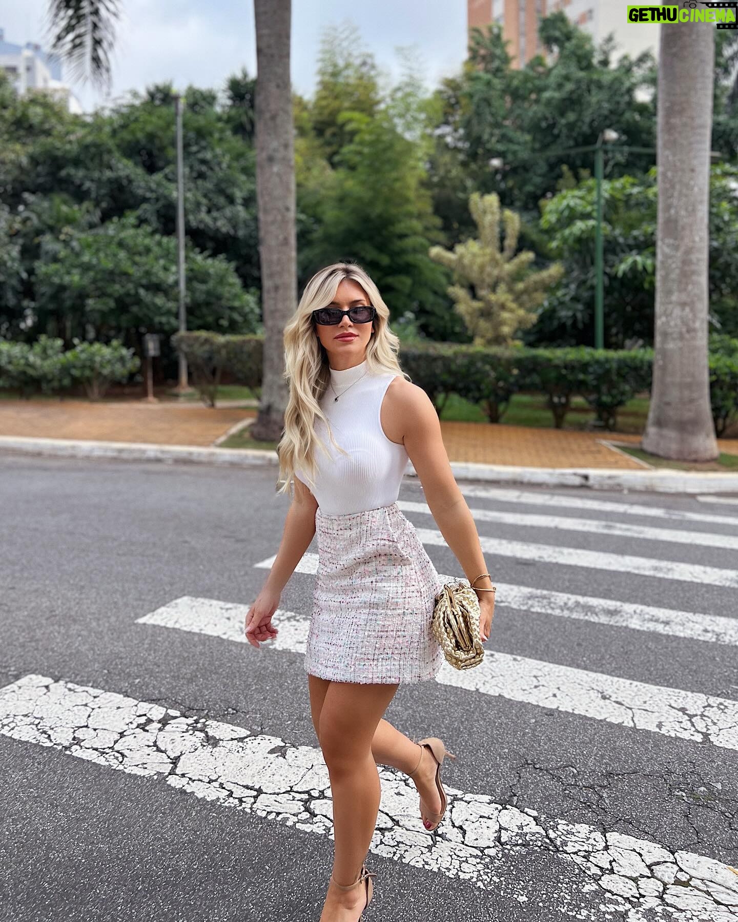 Jéssica Belcost Instagram - Look @limonadapinkoficial 💕 Que tal essa minha versão mais feminina e romântica?