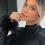 Jéssica Belcost Instagram - Esse é o bazar secreto das milionárias de São Paulo! 🤫 Eu achei incrível! A ONG Obra do Berço existe há muitos anos e as peças são doações, por isso as vendas são 100% revertidas. Muito legal, né?! :) 📍Av. das Magnólias, 578 - Cidade Jardim, São Paulo