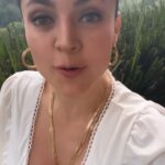 Jéssica Segura Instagram - Chica te tengo chisme, me enteré de un secreto que nos puede ayudar a vernos más guapas Resulta que @yvesrochermexicooficial lanzó #Anti-Âge y además de ser 3 en 1 combate 8 signos de la edad con un olor increíble y un precio súper accesible • Chica lo tiene todo • ⁠Si quieres que te comparta la rutina comenta capullo y te mando el vídeo para que sigas los pasos #beauty #woman #gorgeous #cream #cosmetics #belleza #bella #pretty