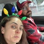 Jéssica Segura Instagram - Es Navidad y solo puedo decir GRACIAS! Los mejores regalos no tienen precio y hoy me los llevé todos: Amo a mi familia, desde mis padres, tíos, hermanos, hasta la que ahora formo con el #barbas, #pancho #tintan y #chente hacen mis días tan divertidos y amorosos 💜💜💜 • Que decir de mis amigos cada uno de ellos son tan importantes que cada que los veo solo puedo sonreír #gracias por las risas, las lágrimas, las pesas, las noches de juegos, las cenas, los viajes y las aventuras que Dios los bendiga siempre • Mi trabajo ese que desde niña soñé, ese que me reta, me divierte, me empuja y me ha dado tantas alegrías pero sobre todo que me ha regalado #fans y una comunidad que me echa porras y me abraza • Por último @adrian.pous mi compañero , mi cómplice y amigo mi viejito ( Porque ya estás grande amor) #teamoconelalma •Feliz Navidad! ❄️❄️❄️ • #christmas #navidad #couple #family #love #doglover #gift #friends #actress #blessed #bendecida
