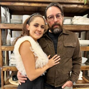 Jéssica Segura Instagram - Te amo barbas!

• Gracias por ponerle sabor al caldo, por reír , por abrazarme, por caminar conmigo pero sobre todo por crecer conmigo y por ayudarme a entender que el amor tiene muchos colores y formas y a amar y honrar nuestra historia

• cuéntenme ¿qué parte de su historia de amor es su favorita?

• #love #couple #sanvalentin #amor #14defebrero