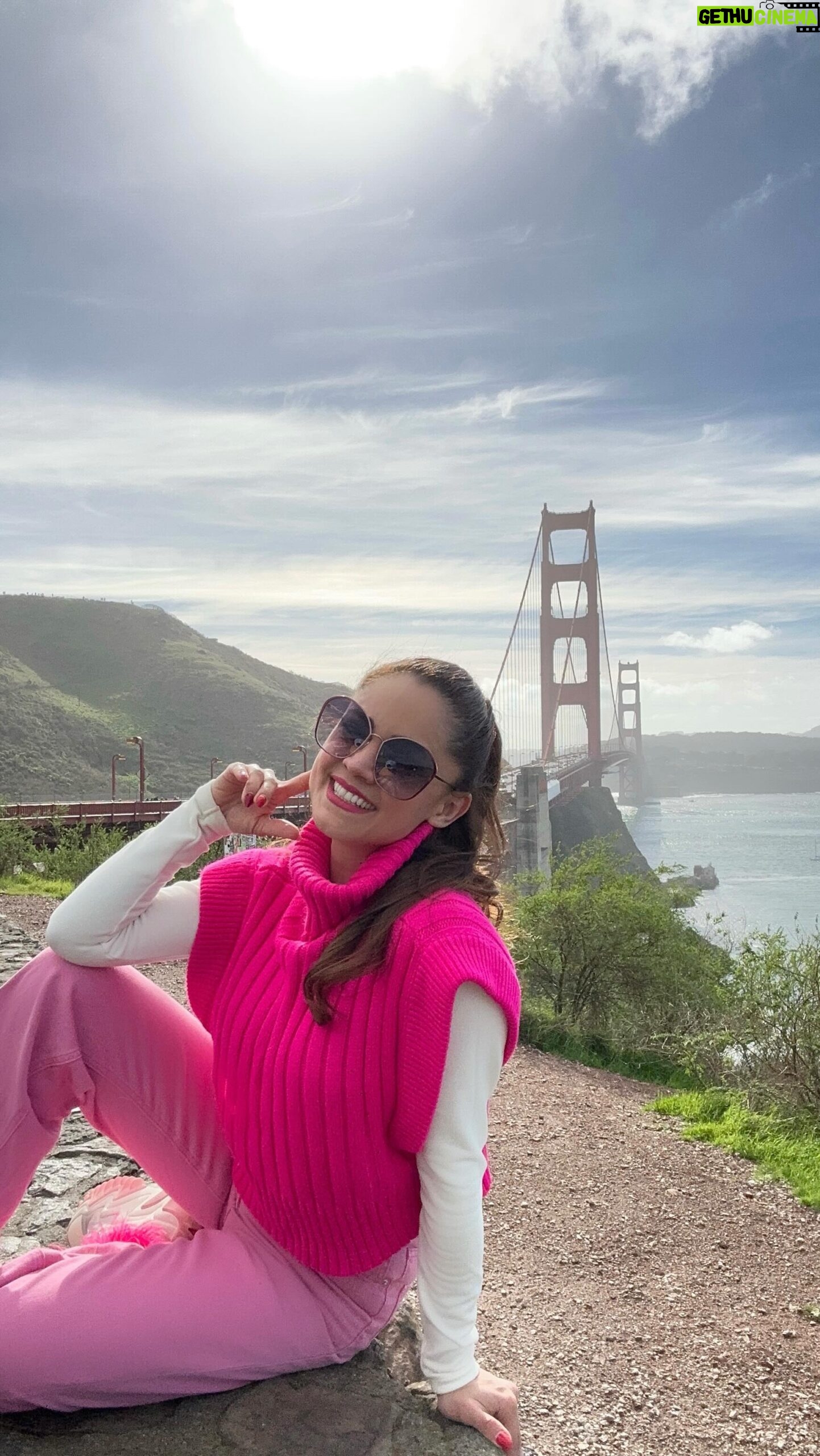 Jéssica Segura Instagram - SAN FRANCISCO DÍA 2 • Hoy visitamos Sonoma en el Madonna Estate Winery busca tus tickets en @bigbustours • Día favorito 🍷🍷🍷 • ¿Con quién te gustaría hacer este tour? • #2014 #tour #vacation #sf #california #napavalley #wine #winetour #fun #vino #viñedos #couple #love