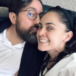 Jéssica Segura Instagram – Te amo barbas!

• Gracias por ponerle sabor al caldo, por reír , por abrazarme, por caminar conmigo pero sobre todo por crecer conmigo y por ayudarme a entender que el amor tiene muchos colores y formas y a amar y honrar nuestra historia

• cuéntenme ¿qué parte de su historia de amor es su favorita?

• #love #couple #sanvalentin #amor #14defebrero