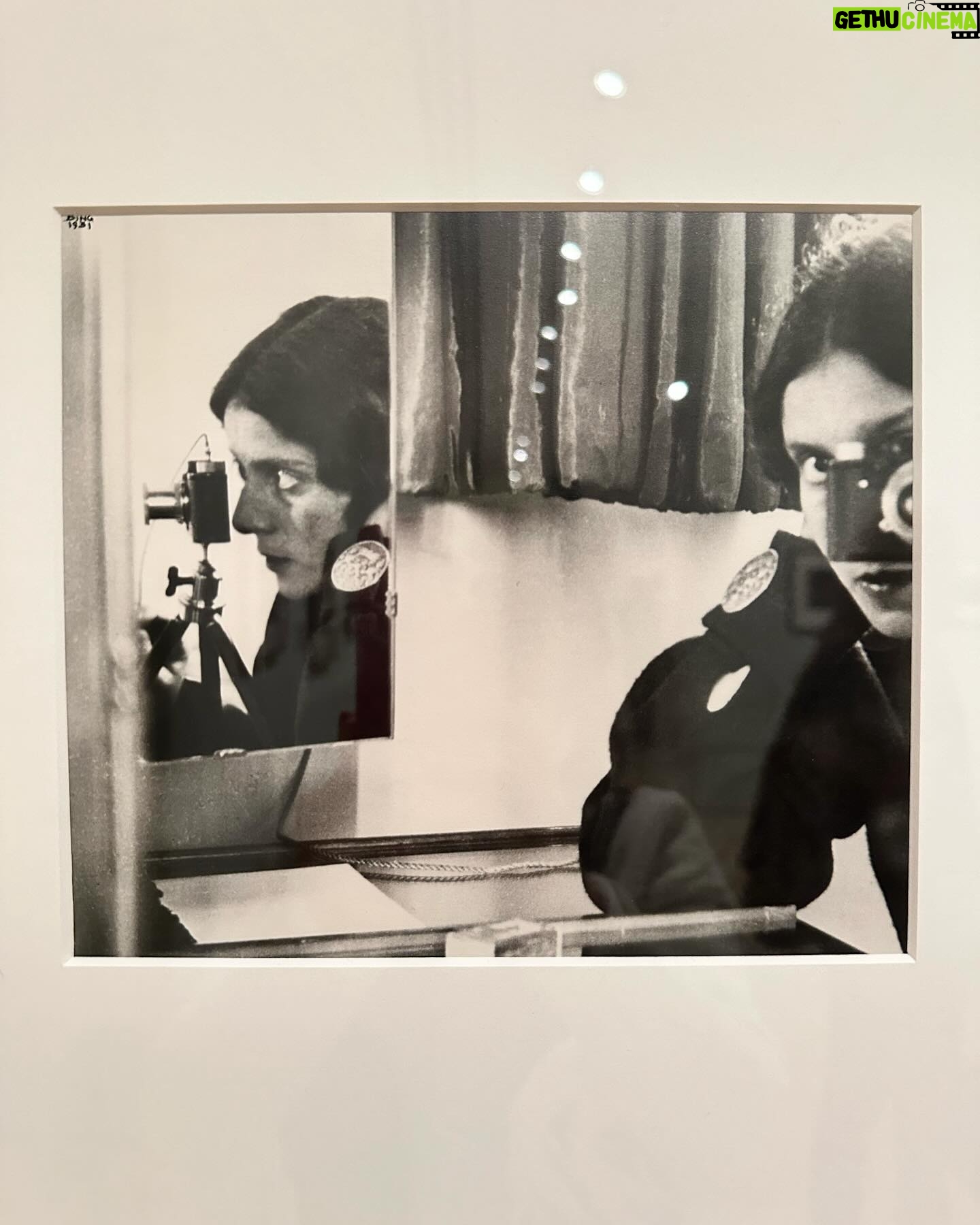 Jéssica Segura Instagram - “SAN FRANCISCO” festejó cumple 41 • Día 1 Cumplir años el mismo mes es lo mejor que nos puede pasar @adrian.pous #teamo • @sfmoma disfrutamos muchísimo del museo, hubo arte, hubo risas, hubo comida deli, se los recomendamos mucho • Tip sigan la cuenta @onlyinsf antes de venir a SF • #sf #california #vacation #travel #couple #love #museo