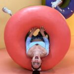 Jéssica Segura Instagram - Quiero un mundo de caramelo donde todo sea mejor 🎶🎶🎶 • Un domingo muy divertido, ¿cuál es su favorita? 1,2,3 o 4 • #fun #candy #foto #photo #jessicasegura #travel #museo #barcelona