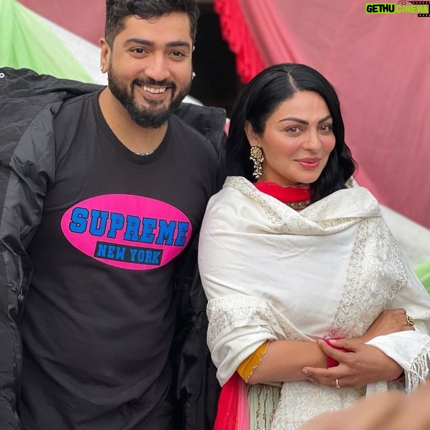 Jaani Instagram - #JULLIET 💐 @neerubajwa 🙏🙏 it was a Nice meeting 🙏🙏 #jattandjulliet !!