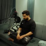Jaani Instagram – 9 songs completed of my First Album and few more to write 🌊🌙🌊!! Can you suggest me the Album Name ? Je Kise ne Zyada e unique naam suggest kita fer ohi Rakheya jaayega ❤️❤️ #JAANI