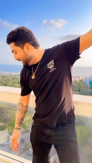 Jaani Instagram - 𝗔𝘂𝗿 𝗸𝘆𝗮 𝗸𝗮𝗿𝗱𝗲’𝗻 𝗧𝘂𝗷𝗵𝗸𝗼 𝗛𝘂𝗺 𝗡𝗮𝘆𝗮𝗮 𝗬𝗮𝗮𝗿 𝗕𝗵𝗶 𝗗𝗵𝗼𝗼𝗻𝗱 𝗸𝗲 𝗗𝗲 𝗗𝗲𝗻𝗴𝗲 !!!