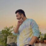 Jaani Instagram - Tere Pair Di JHANJAR Banke Tere Pair nu Chumaange 💙⭐️🫶