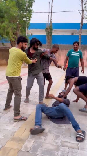 Jaani Instagram - Zameen Ko Lekar Bhai - Bhai me ladai 💔😡💥 Trend Gone Wrong 🤣😜 #creativeboy #funnyboy #adarshno1 #adarsh #adarsh_gang #kyalogetum #comedy #newcomedy #trending #viral