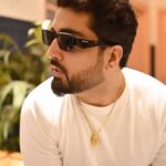 Jaani Instagram – लोगों को देखा दफ़नाते हैं लोग,मैंने मुझे दफ़नाया हुआ है 🌪️❤️🌪️ #Yaarkasatayahuyahai