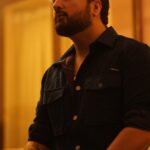 Jaani Instagram - Teri Tasveere’n Jalaane ke Chakkar mein Jaane jaa’n,,Hum Aise Aashiq Tere k Apna Ghar 🏠 Jalaa Baithe 🔥🧎🔥 #AATEREHTEHAIN #ZOHRAJABEEN