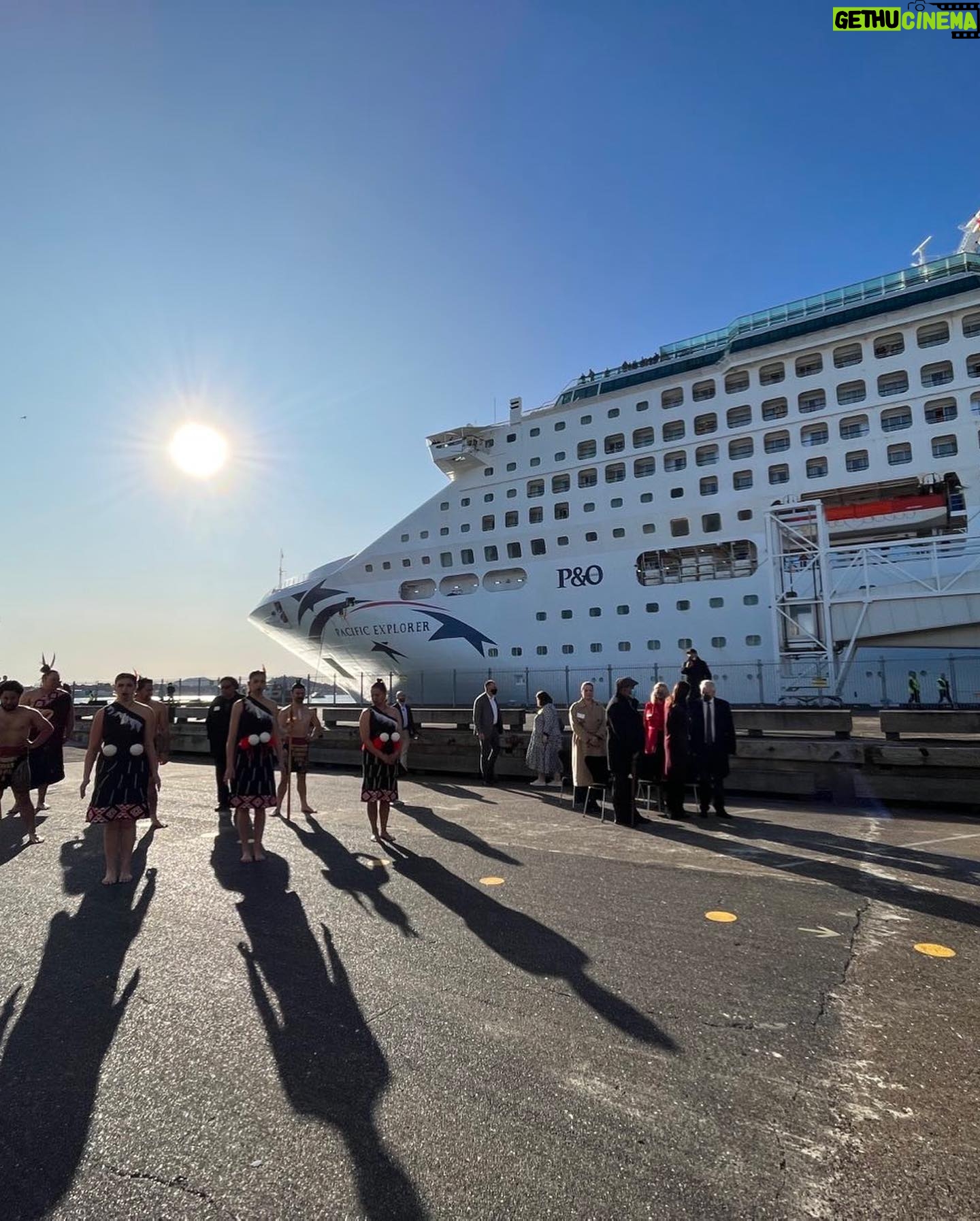 Jacinda Ardern Instagram - A beautiful day to welcome back the first cruise ship since the pandemic. It had sailed from Sydney and docked in Auckland for the day. I spoke to a few people who were visiting New Zealand for the first time….I told them the sun shines like this everyday here 😉 I have no doubt they enjoyed the sun, the welcome and the day in Tāmaki Makaurau!