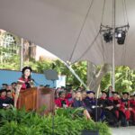 Jacinda Ardern Instagram - A while ago I was asked whether I would give the commencement speech at Harvard University. It was an incredibly humbling invitation, and an amazing opportunity to talk about some of the things that make our corner of the world special - but also our challenges. I spent quite a long time thinking about and (eventually) writing this one, because I wanted to capture a few things that have been on my mind. Things like democracy, disinformation, and kindness. If you have a moment to spare, I’d love to share it with you. PS swipe to see the largest number of collapsible chairs I’ve ever seen at one event. 32,000 of them! https://www.beehive.govt.nz/speech/harvard-commencement-speech-democracy-disinformation-and-kindness
