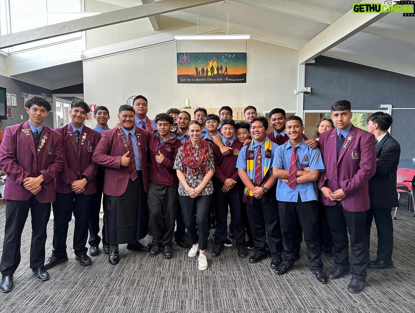 Jacinda Ardern Instagram - A couple of weeks ago I got an email from the De La Selle College debating team asking if I’d drop by as they prepared for their next round of competition. Debating was a huge part of my life when I was at school - it taught me so much, including how to see the world from other people’s perspective. I loved visiting today, and talking competition tactics. Thank you so much for having me De La Selle! It was such a treat.