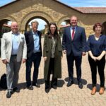 Jacinda Ardern Instagram - Just finishing up a few days of meetings in the US and realise I have just this one photo to show for it! I’ve been here meeting with tech companies and academics (such as those pictured here from Stanford University) to talk about the ongoing work of the Christchurch Call to eliminate violent extremism and terrorism online. It’s complex work, made even more complicated by emerging and newer technologies like AI. It’s a real privilege to still be a part of it.