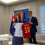 Jacinda Ardern Instagram - Finishing up for the day, just as your day in NZ begins! It’s been a big one. Kicked off the day with a bilateral meeting with President Sánchez of Spain. We discussed important topics like the war in Ukraine, food security, seabird conservation (where we’re doing some work together) and of course the EU Free Trade Agreement we’re negotiating. Outside of the talks it was a chance to promote the FIFA Women’s World Cup, which we’re hosting next year. I also heard the President was a Rugby fan so gifted him an All Blacks AND Black Ferns jersey! This afternoon I also presented the keynote speech at a Tech4Democracy Venture Day before heading into a bilateral with the French President, and then off to a dinner hosted by the Spanish King for those here in Madrid for the NATO Summit. A busy but productive day