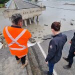 Jacinda Ardern Instagram – Some devastating scenes here on the East Coast today. In Tokomaru Bay this is the second time in less than a year that they’ve been hit by a severe weather event – everyone agrees this time it was worse. Massive effort is going into getting SH35 reinstated as quickly as possible. Mayoral relief funding has also been made available to support the clean up. But this on top of the pandemic really hitting Tairawhiti right now – it’s extremely tough. Another reason to keep working together as much as we can.