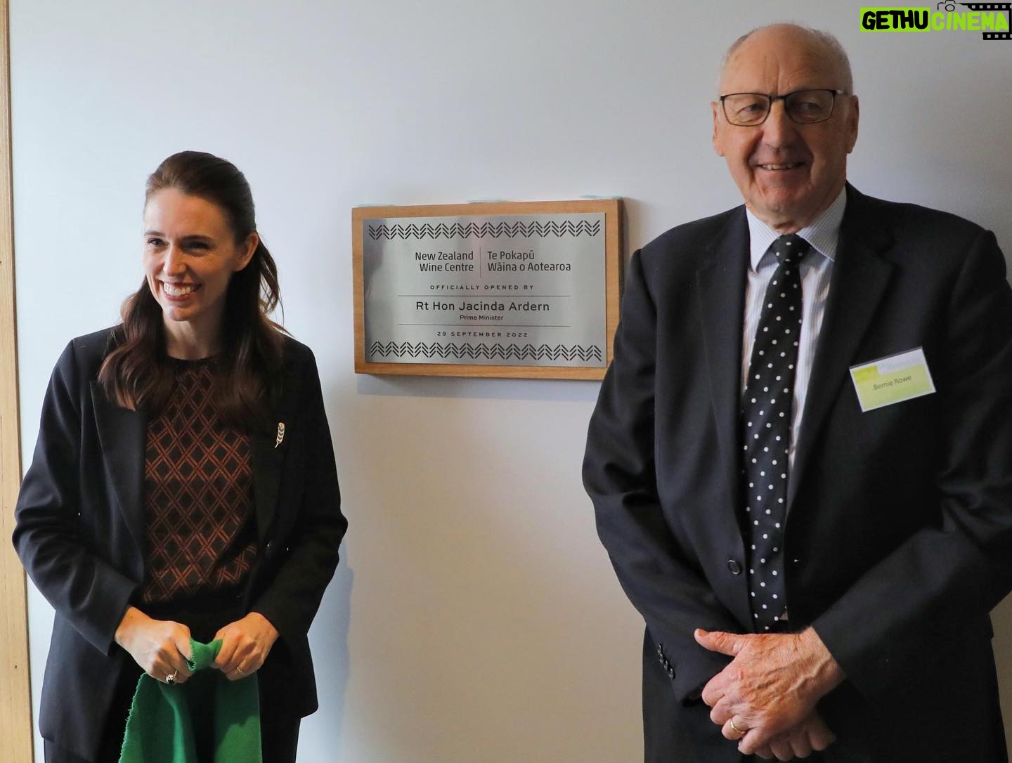 Jacinda Ardern Instagram - This is me holding a fish skin…Hoki to be exact. It’s about to be turned into a highly valuable collagen product. Fantastic to visit Blenheim yesterday and see first hand what our exporters are doing to turn waste into valuable products, and to officially open the New Zealand Wine Centre which will help us continue to lead the way with new technology and innovation in the way we produce wine. A great day!