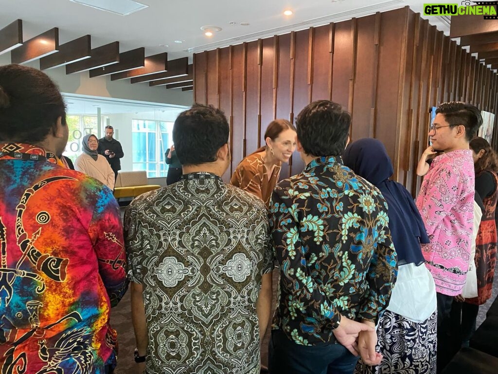 Jacinda Ardern Instagram - A real treat yesterday to visit AUT and meet members of the Indonesian Young Leaders Programme. Some amazing questions from leaders working on everything from conservation and biodiversity through to child protection and women’s empowerment. A humbling and lovely afternoon.