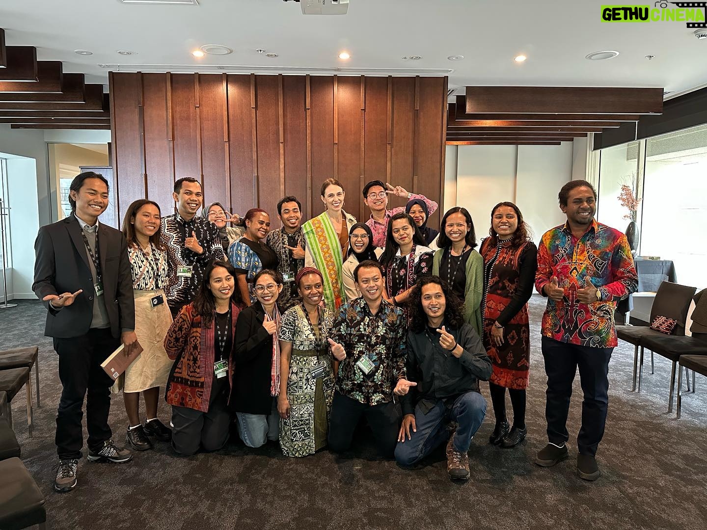 Jacinda Ardern Instagram - A real treat yesterday to visit AUT and meet members of the Indonesian Young Leaders Programme. Some amazing questions from leaders working on everything from conservation and biodiversity through to child protection and women’s empowerment. A humbling and lovely afternoon.