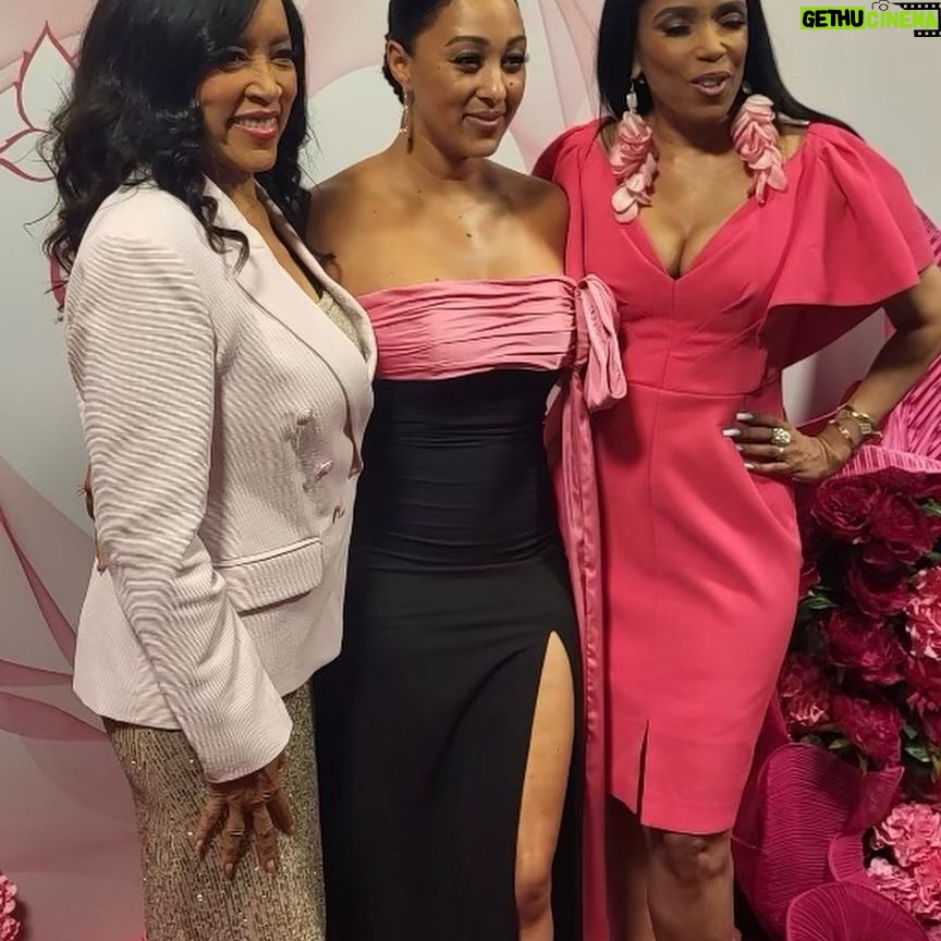 Jackée Harry Instagram - Saw some of my favs this weekend.. congrats on your @specialneedsnetwork Trail-Blazer award @tameramowrytwo!! 💕