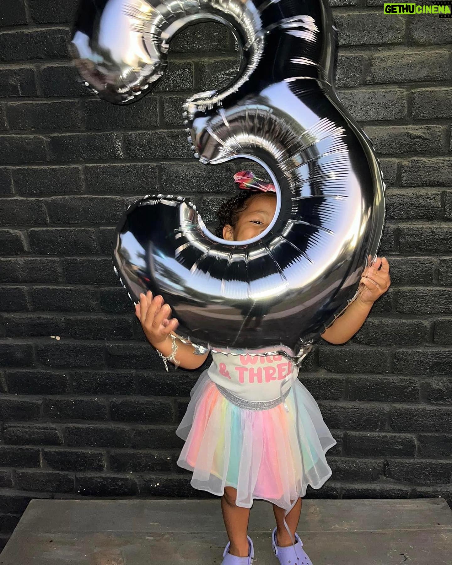 Jackée Harry Instagram - My grandbabies are growing up! Would you just look at them! 🥹💕 Love you, Lyv & Kydyn!!