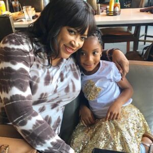 Jackée Harry Instagram - Empowering the next generation of women starts by extending a little kindness and imparting a bit of knowledge.

Ladies, let's do our part to mentor these young girls and make sure they reach their full potential! ✊🏾