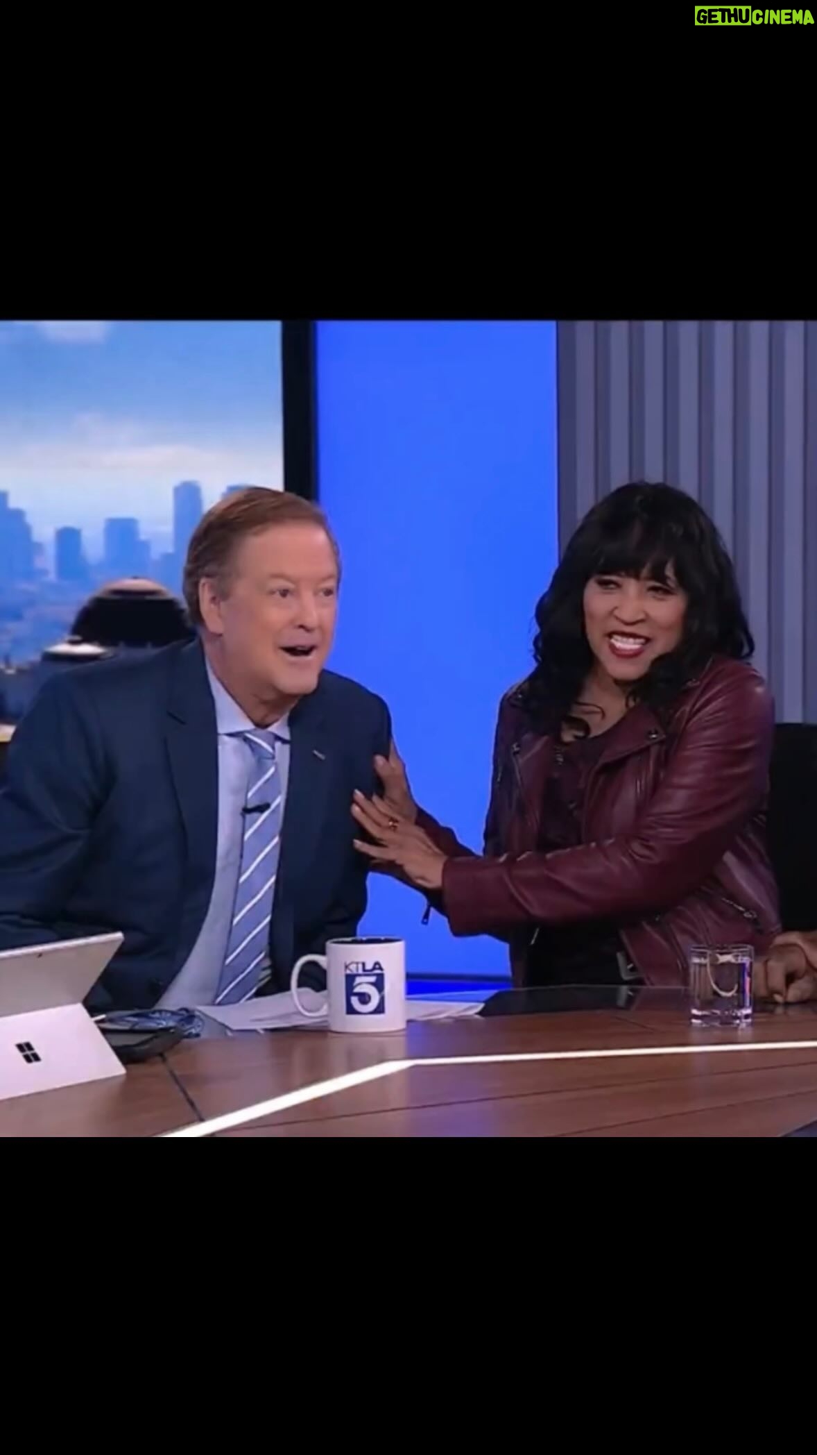 Jackée Harry Instagram - Heartbroken to hear of the passing of Sam Rubin from @KTLA5news 💔 He was a fixture on our screens here in Hollywood and someone I enjoyed bantering with throughout my career. Our last on-screen moment was earlier this year and, like always, we had a good ol’ time! You’ll be missed, Sam.
