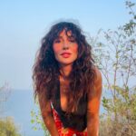 Jackie Cruz Instagram - Hello Sunshine. 🌺