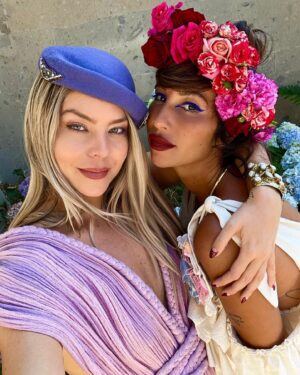 Jackie Cruz Instagram - Baby Shower Tingz. 👶 👶. Gracias a todos por haberme hecho el honor de compartir conmigo y hacerme sentir muy especial. Los bebés, Fernando y yo estábamos muy feliz y agradecido. If you want to know a little more about my sweet day please check out the link in Bio. Thank you @peopleenespanol @peoplechica for the beautiful article. Photography by the talented @elenakosharny 📸