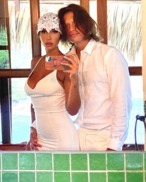 Jackie Cruz Instagram - Made it through our first year and hell yeah there were trial and tribulations, but we are doing this damn thing. Love you baby @i.man.fernando 💕 #anniversary 

Wedding dress by the fabulous talented designer and good friend of mine, @viktorluna