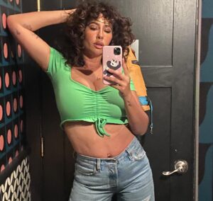 Jackie Cruz Instagram - Baby Mama Thick.  Thank you guys for my beautiful Birthday messages. I spent the day with my two loves 👯‍♂️ . Me siento increíblemente bendecida de tener mis bebés y una familia que me ha enseñado ser la mejor mamá. Los amo. Gracias @zeppelindc for hosting an incredible sushi dinner.