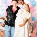 Jackie Cruz Instagram - Baby Shower Tingz. 👶 👶. Gracias a todos por haberme hecho el honor de compartir conmigo y hacerme sentir muy especial. Los bebés, Fernando y yo estábamos muy feliz y agradecido. If you want to know a little more about my sweet day please check out the link in Bio. Thank you @peopleenespanol @peoplechica for the beautiful article. Photography by the talented @elenakosharny 📸