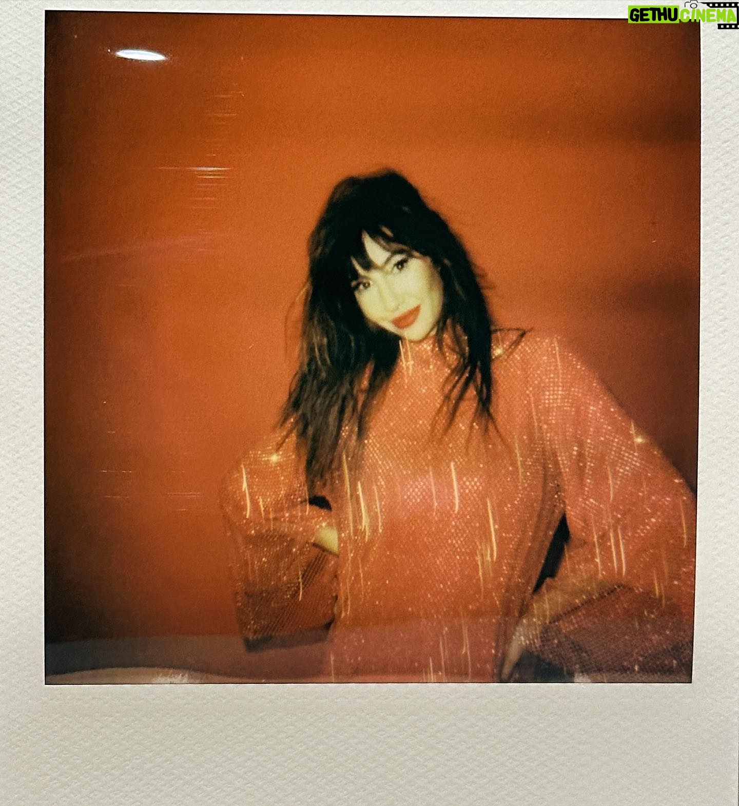 Jackie Cruz Instagram - Coming out in the next @ponnymag fue chulísimo. Ya llevo dos semanas promoviendo mi canción cielito lindo. Gracias a todos por apoyarme. Viene otra canción en Noviembre. Un beso a todos.