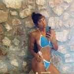 Jackie Cruz Instagram - Gracias tía, por mi 👙 hecho a mano. Lo adoro.