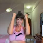 Jackie Cruz Instagram - Es viernes y el cuerpo lo sabe. 🤩